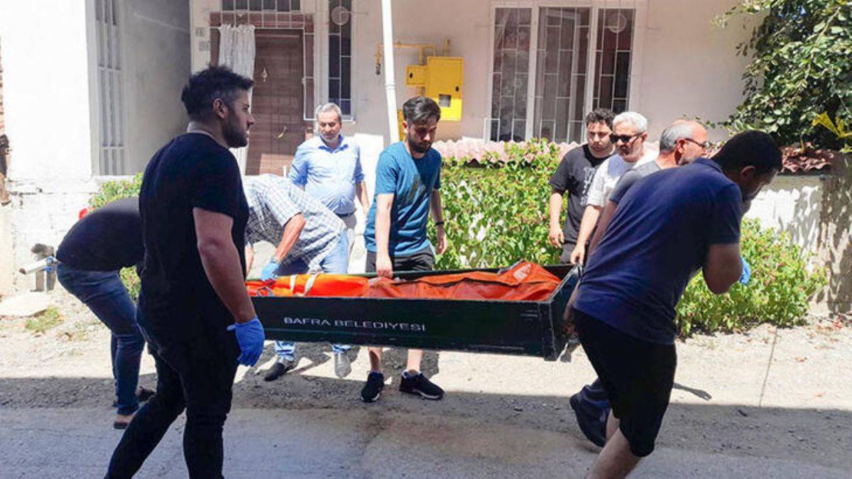 Evinde ölü bulundu