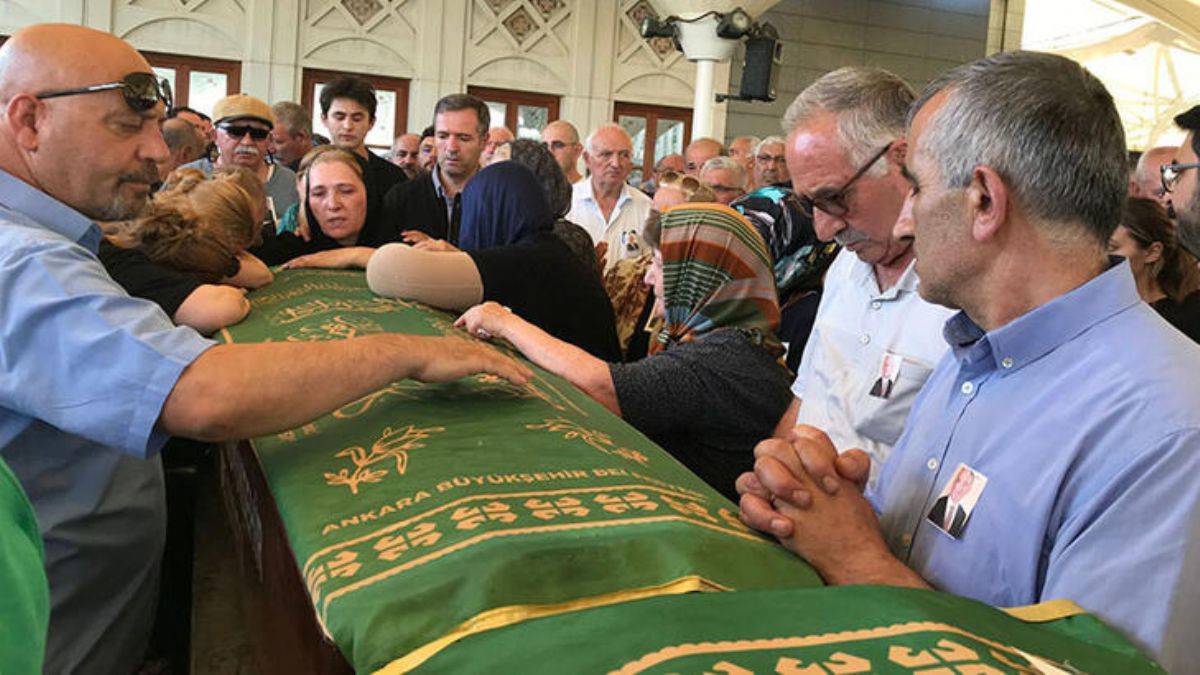 Kılıçdaroğlu katılamayınca iki defa cenaze namazı kılındı