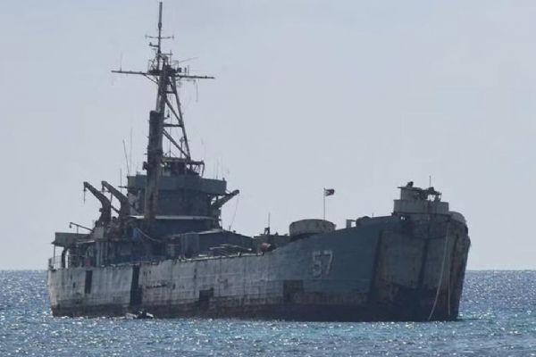 İki ülke arasında gerilim: Savaş gemimizi çekmeyeceğiz