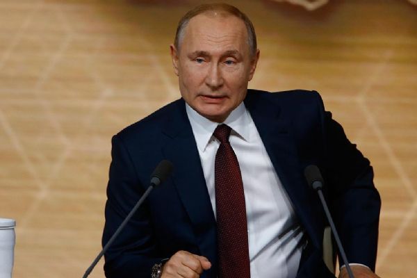 Putin, ''dost olmayan ülkelerle'' yapılan vergi anlaşmalarını kısmen iptal etti