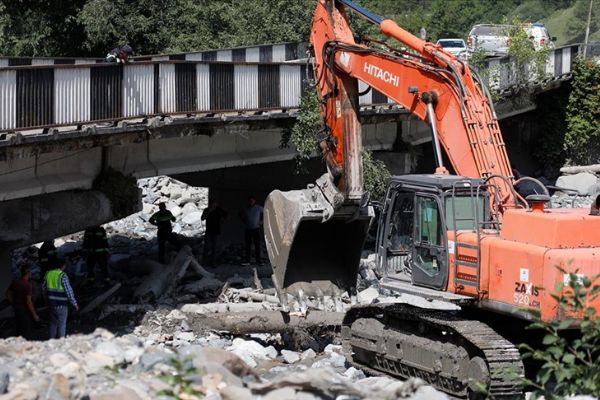 Gürcistan'ın Şovi bölgesindeki toprak kaymasında can kaybı 21'e yükseldi