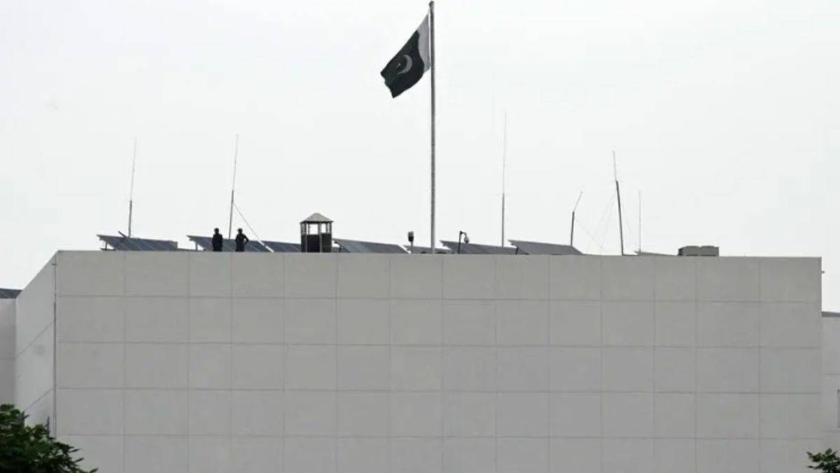 Pakistan'da Meclis feshedildi