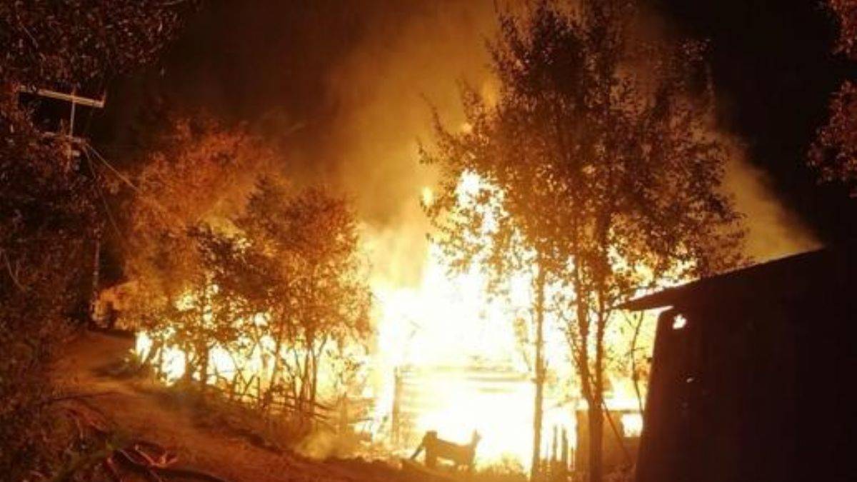 Kastamonu'da yangın; 7 ev küle döndü