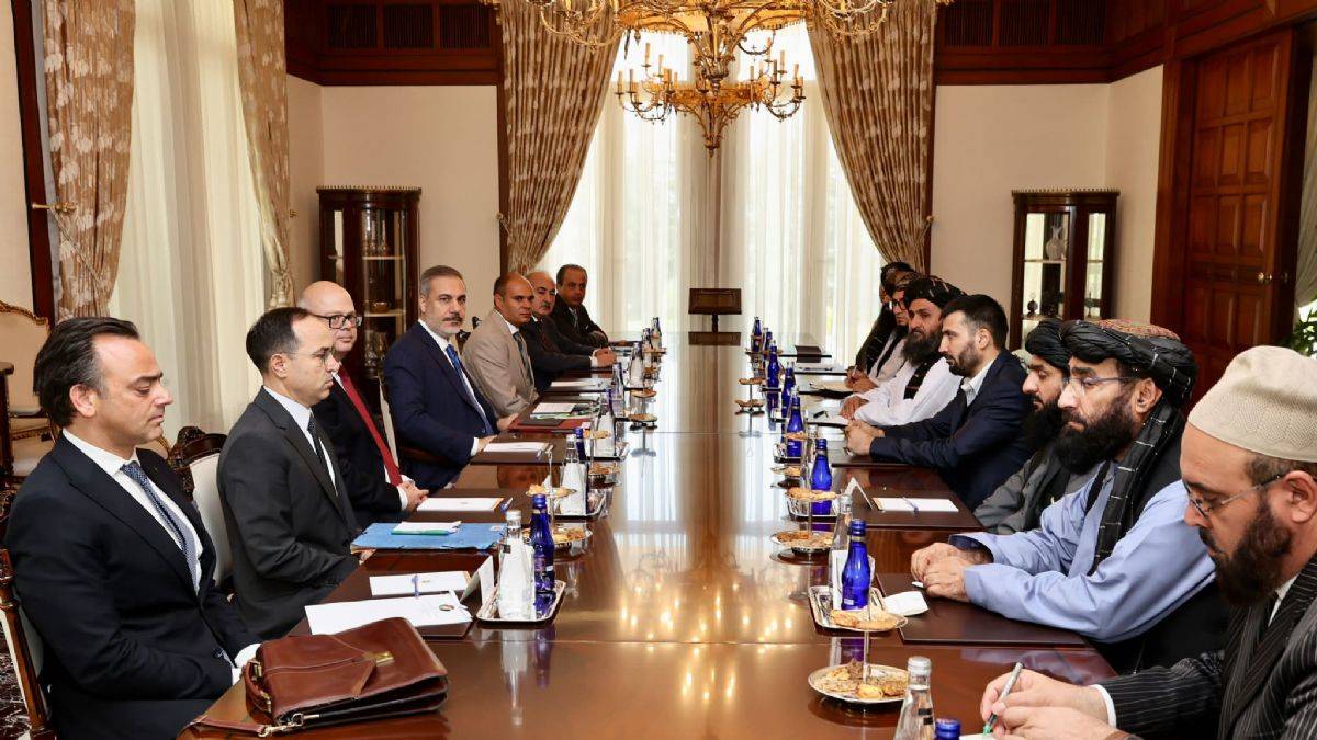 Taliban heyeti Ankara'da Hakan Fidan ile görüştü