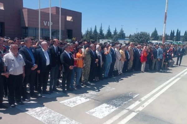 Şehit Onbaşı Uğur Özdemir dualarla son yolculuğuna uğurlandı