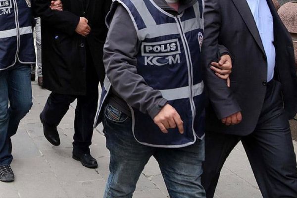 Yunanistan'a kaçmak üzere olan 2 FETÖ zanlısı sınırda yakalandı