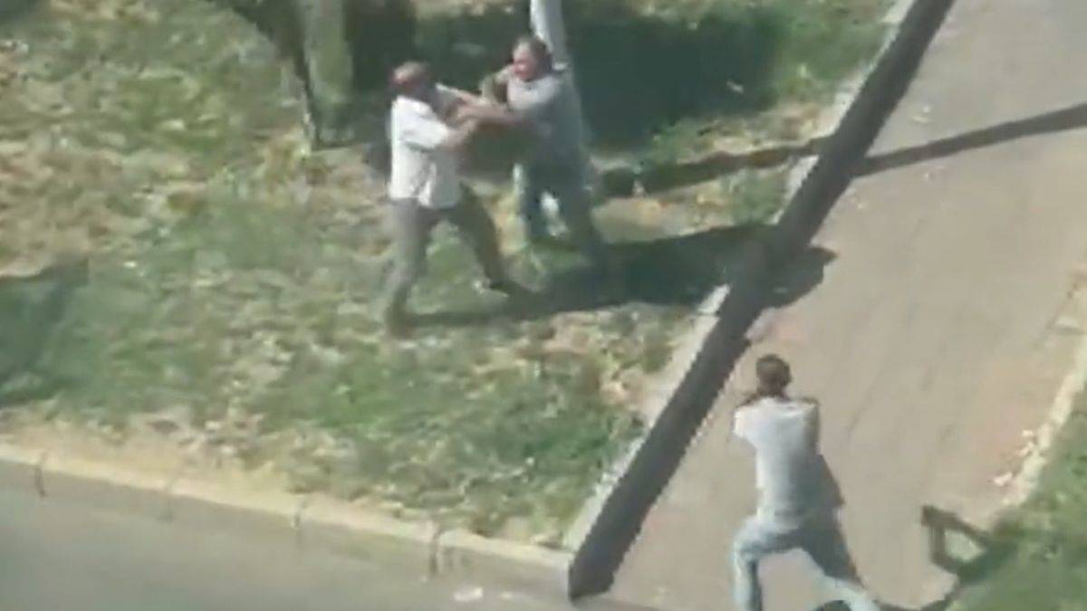 Kaza sonrası kavgada bacağından vuruldu