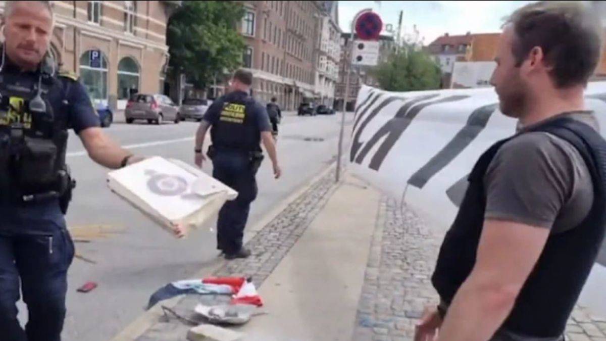 Kur'an-ı Kerim'e polis korumasında yeni saldırı