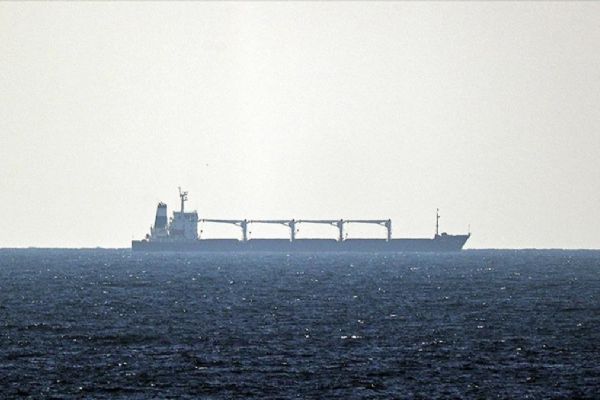 Karadeniz'de hareketli anlar! Rus savaş gemisi uyarı ateşi açtı