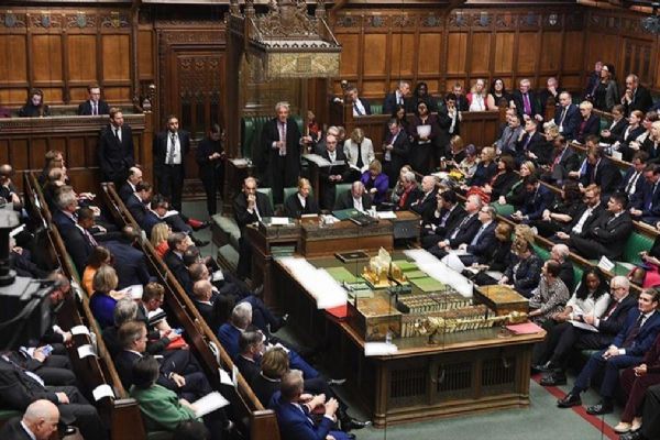 İngiltere'de parlamento karıştı