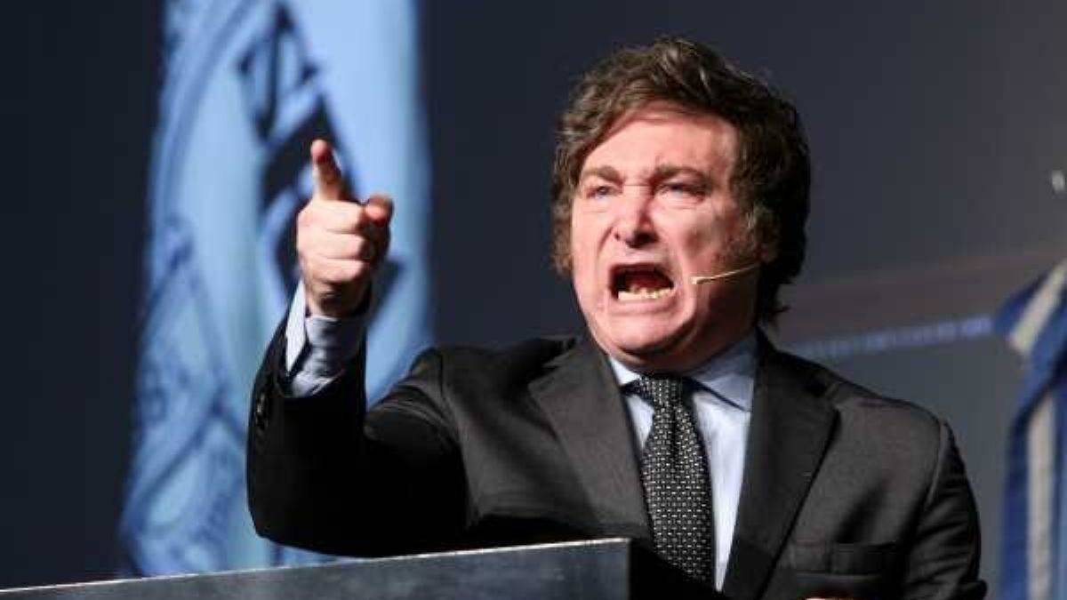 Arjantin'de aşırı sağ sürprizi: Milei