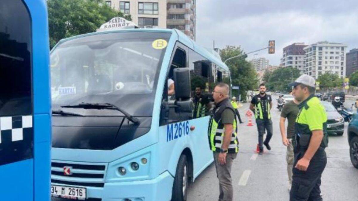 Minibüslere ceza; yolcu gibi bindiler