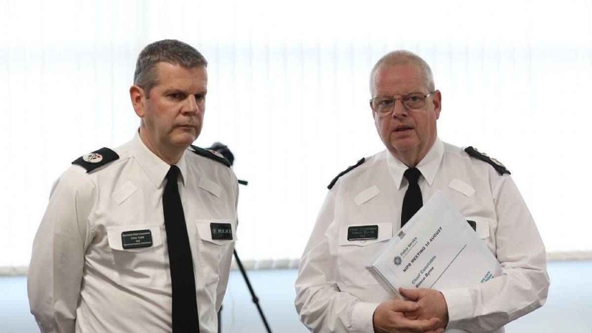 İrlanda polisi 'kendini ele verdi'