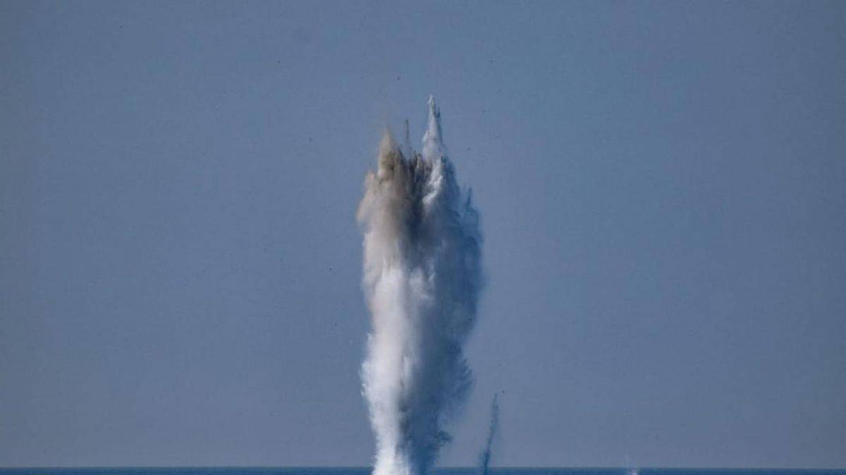 Karadeniz'de mayın patladı