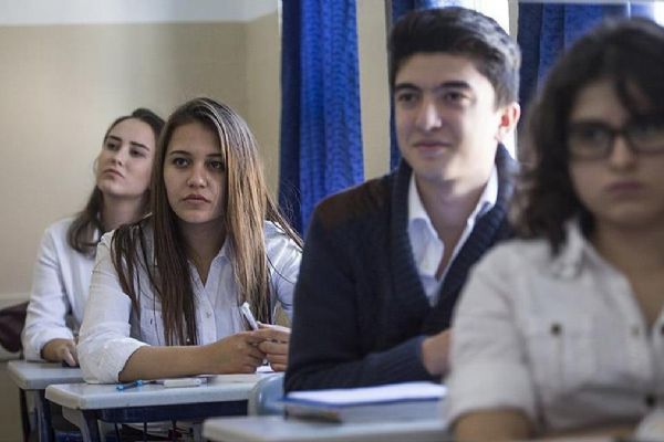 Bakan Tekin duyurdu: Liselerde sınıf tekrarı geri geliyor