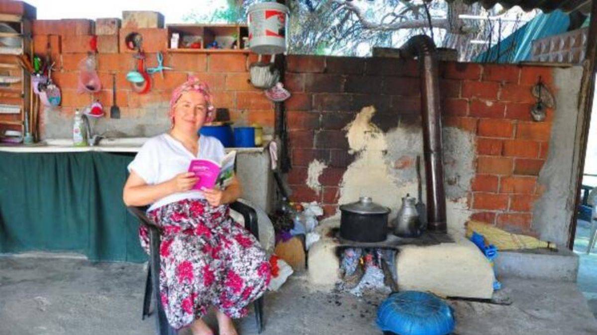 'Köylü kızı' babadan habersiz Sorbonne'da okuyup doktora yaptı