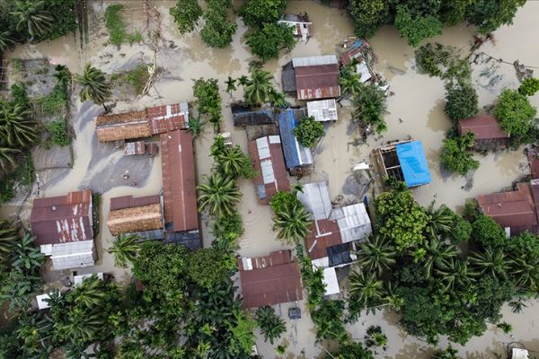 Hindistan'ın kuzeyindeki sel ve toprak kaymalarında ölenlerin sayısı 67'ye çıktı