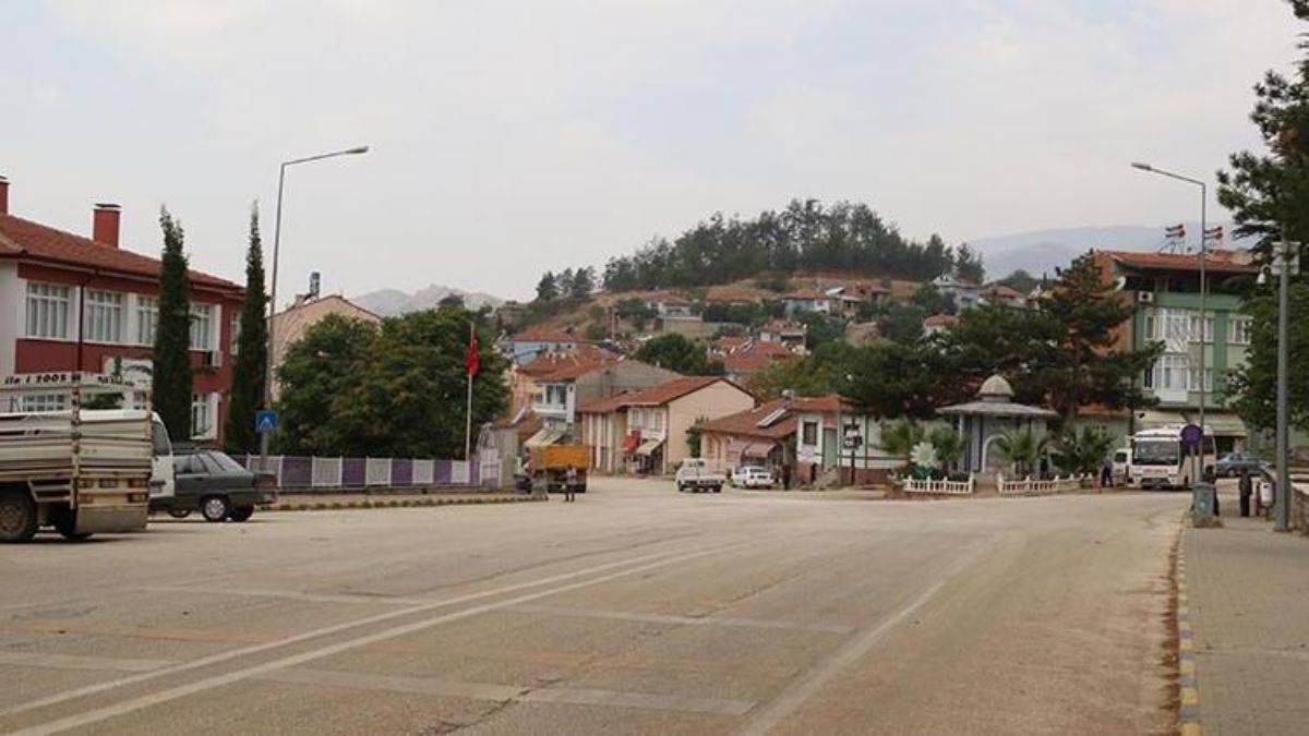 Türkiye'nin en sıcak ilçesinde sokaklar boşaldı