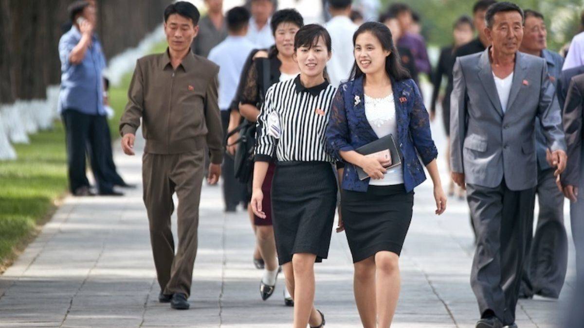 Kuzey Kore'de şort giyen kadınlara ceza