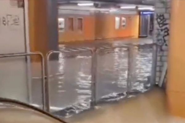 Almanya'da Frankfurt Havalimanı'nı su bastı