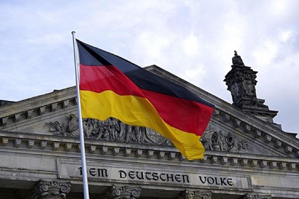 Almanya, tartışmalı karar sonrası ikiye bölündü