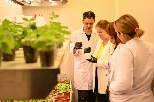 Türk bilim insanları uzayda bitki yetiştirecek