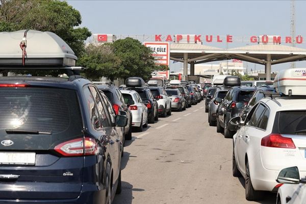 Gurbetçilerin sıladan hüzünlü yolculukları sürüyor