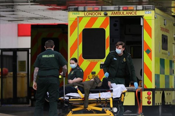 İngiltere'de Kovid-19'un  yeni varyantı ilk kez tespit edildi