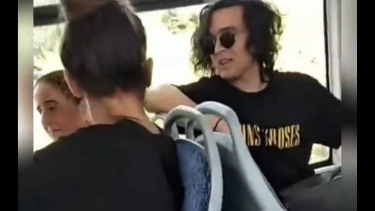 Çarşaflı kadına küfür eden kadına gözaltı