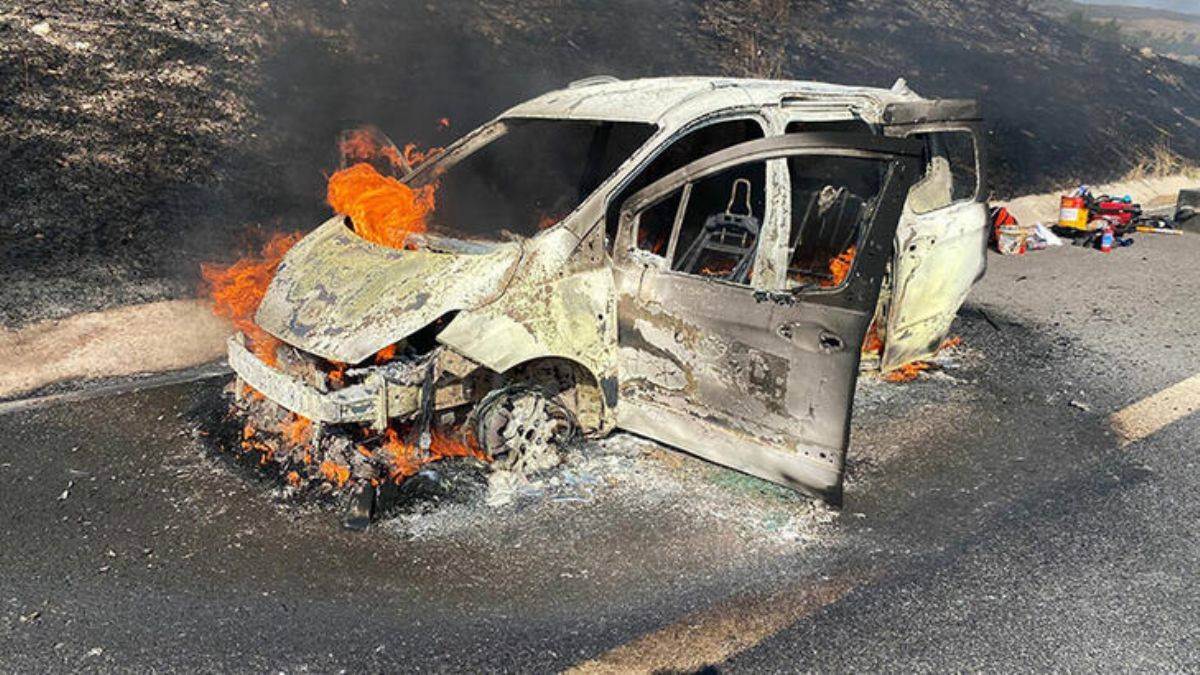 Araçlardan çıkan yangın ormana sıçradı