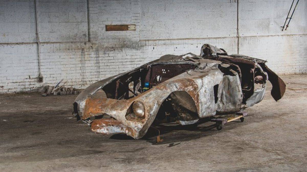 Hurda Ferrari 2 milyon dolara satıldı