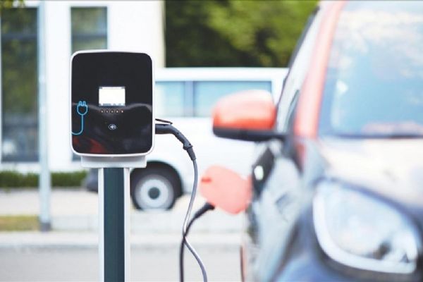 Elektrikli şarj soketi için 2053 hedefi 38 bin