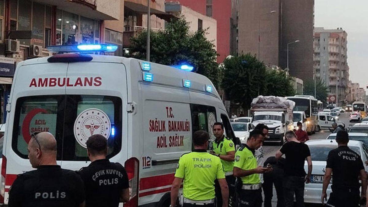 Çocuklarını odaya kilitledi, eşini yaralayıp intihar etti