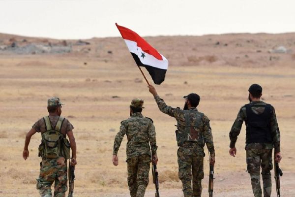 Suriye ordusu Şam yönetimini protesto eden göstericilere ateş açtı