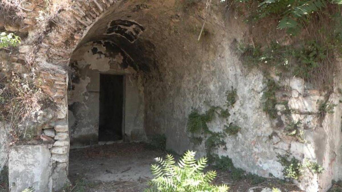 YTÜ'deki tarihi 'fil ahırı' öğrenci kantini oluyor