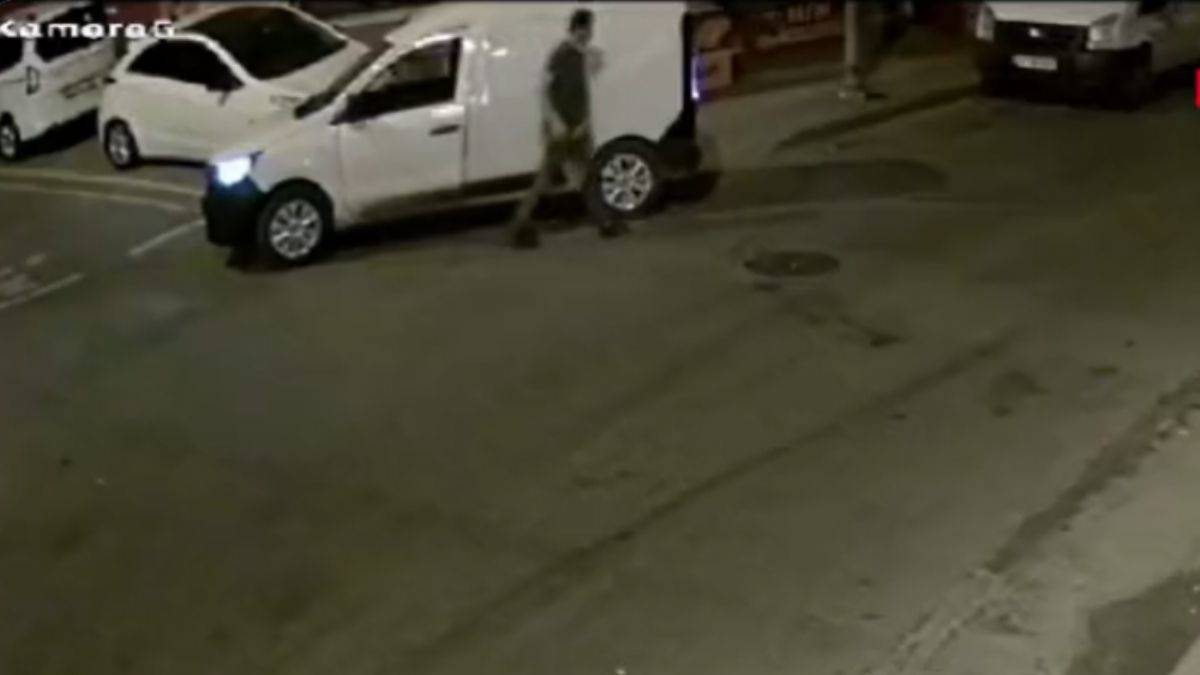 Esenyurt'ta poğaçacının aracını çaldılar