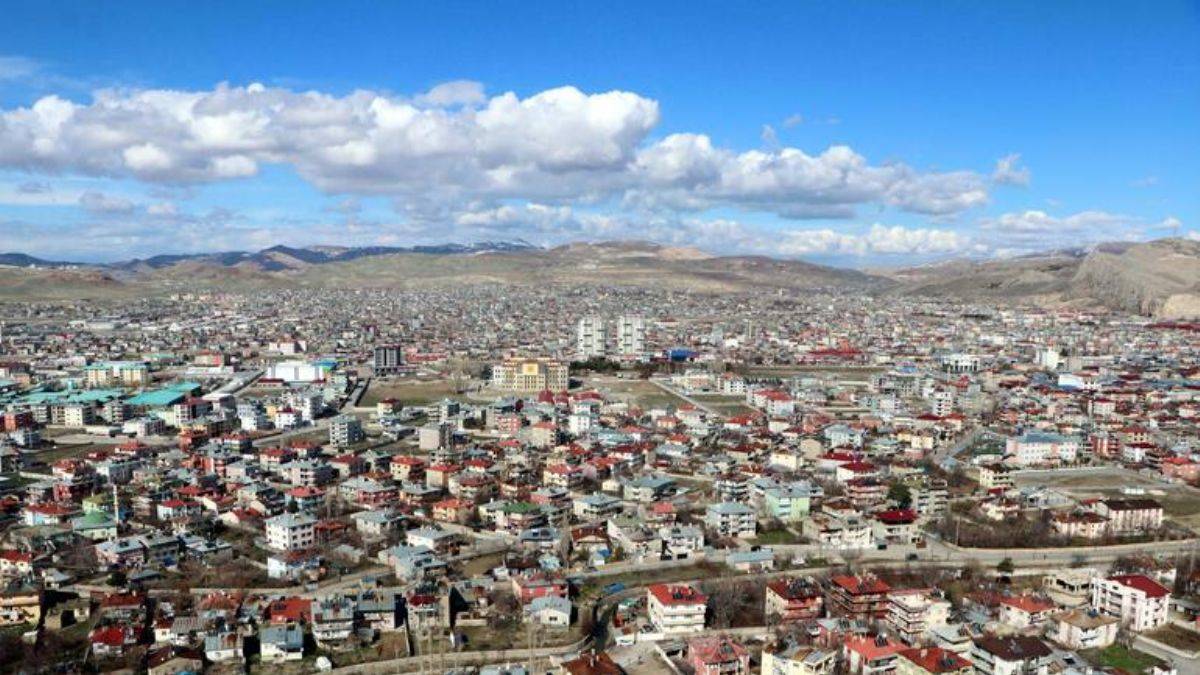 Doç. Dr. Kardaş, Van'ın yer altı zenginlik kaynaklarını anlattı