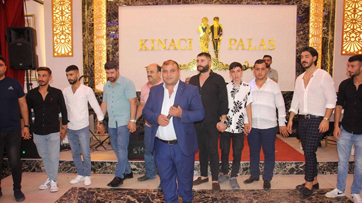 Gündüz kasap akşam solist