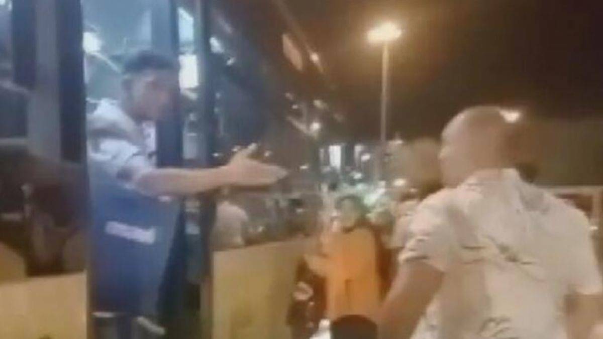 Otobüste gerginlik; yolcular zorla indirdi