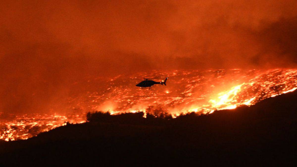 Çanakkale'de orman yangını; boğaz kapatıldı, 9 köy boşaltıldı