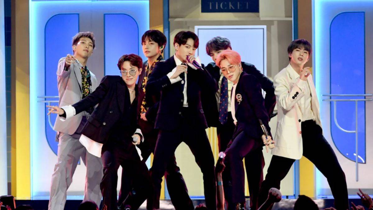 K-POP: 'İdol' olmak için hayatlarını adıyorlar