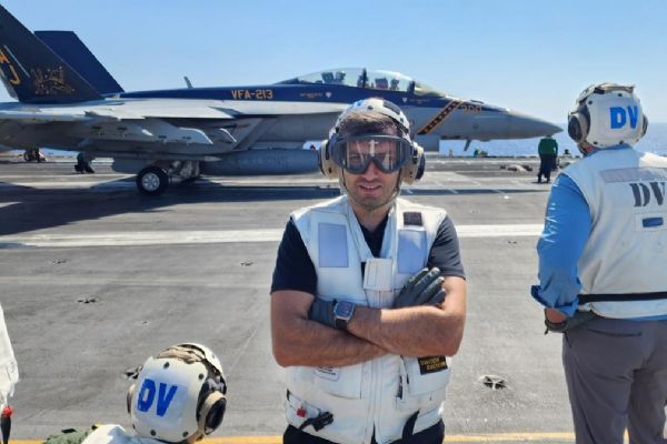 KIZILELMA ve TB3 mimarı Selçuk Bayraktar'a ABD'den sürpriz davet! Uçak gemisinde incelemelerde bulundu