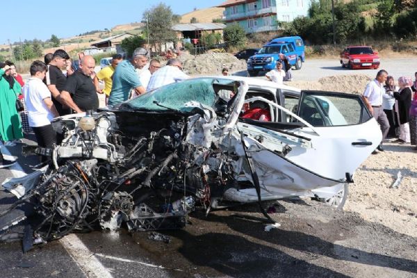 Havza'da feci kaza: Ölü ve çok sayıda yaralı var