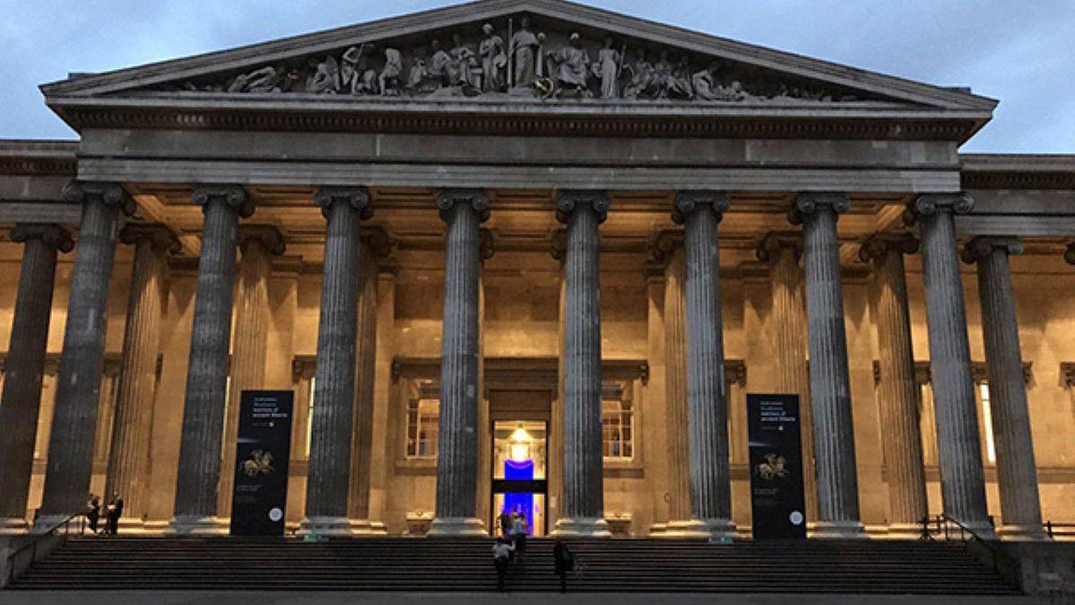 2 bin eserin kaybolduğu İngiliz müzesinde istifa