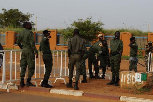 Nijer, 3 ülkenin büyükelçiliğine 48 saat süre verildiği iddiasını yalanladı