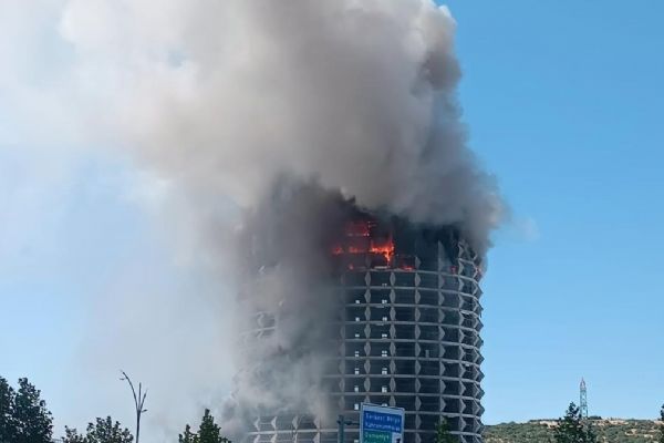 Gaziantep'te boş otelde büyük yangın