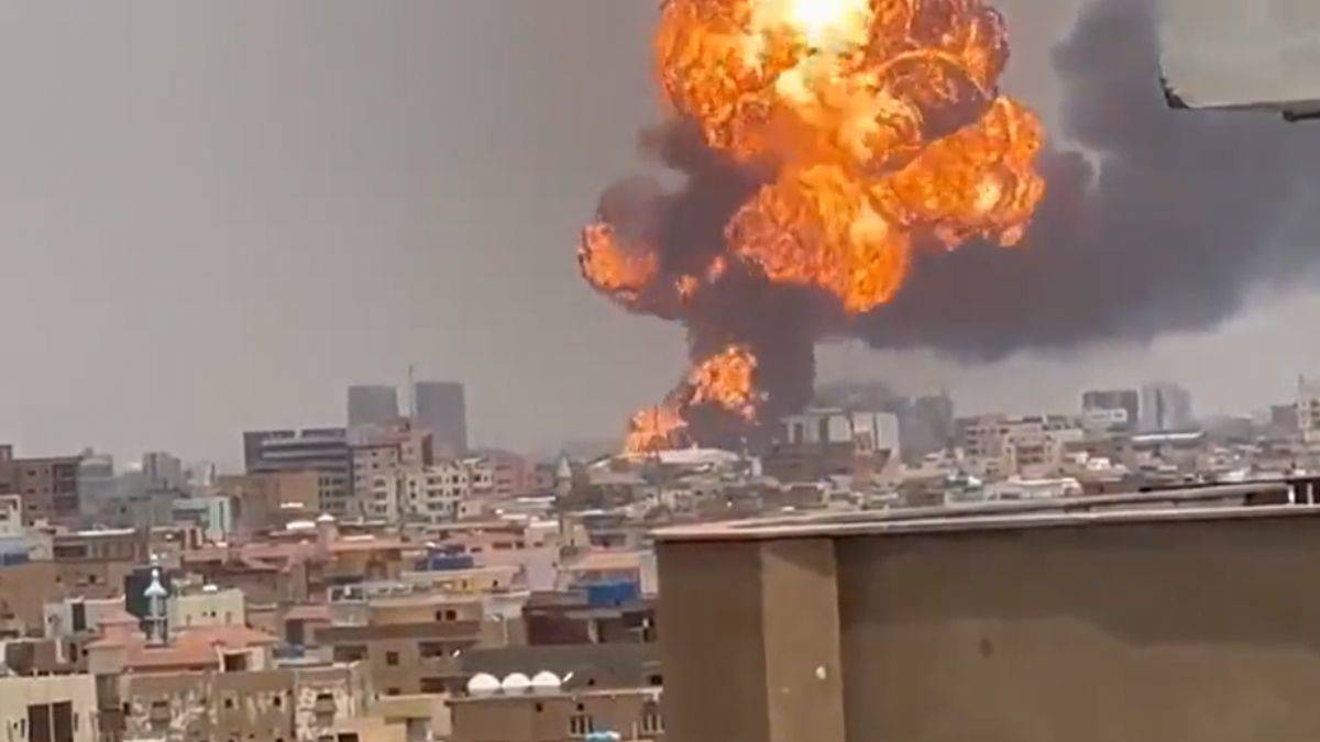 Sudan'ın başkenti Hartum'da patlama!