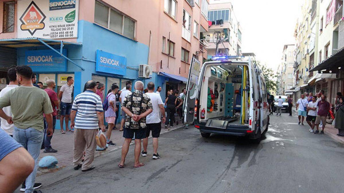 Silahlı çatışmada sokaktaki esnaf kalbinden vuruldu