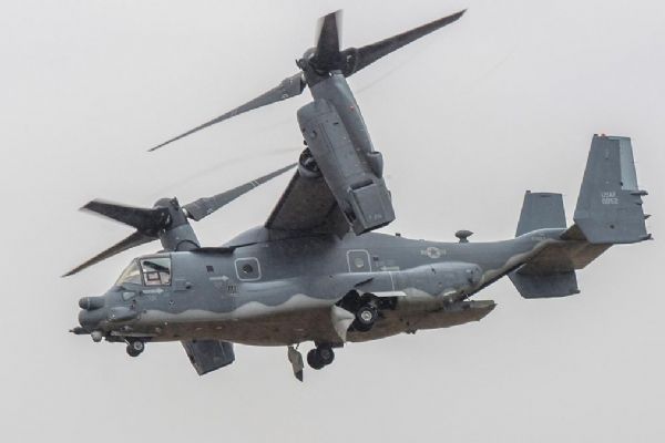 ABD askerlerini taşıyan helikopter Avustralya'da düşmesi sonucu yaralanan 8 askerin tedavisi sürüyor