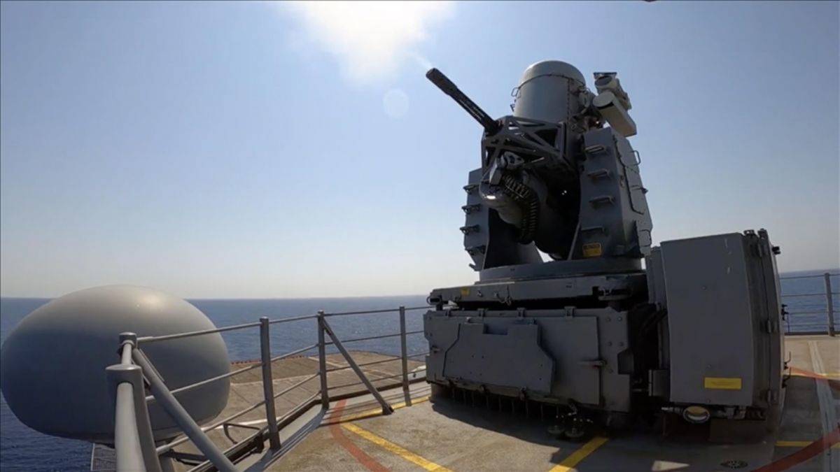 TCG Anadolu'dan atış paylaşımı